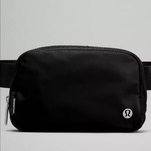 NWT lululemon Everywhere Belt Bag